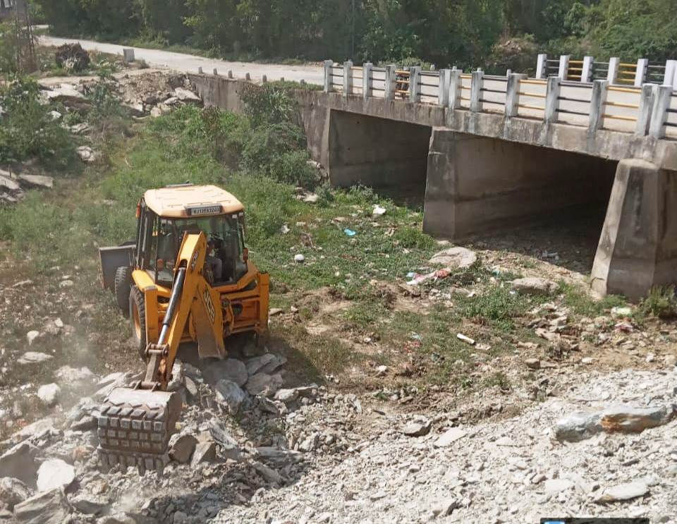 सुरपुर : गांगड़ी नदी आवक मार्ग पर हुई तत्काल साफ सफाई, हटाया मलबा