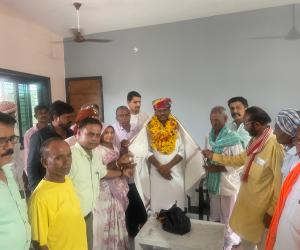 चितरी-पाड़ा माताजी सड़क स्वीकृति परग्रामीणों ने विधायक शंकरलाल डेचा का किया सम्मान